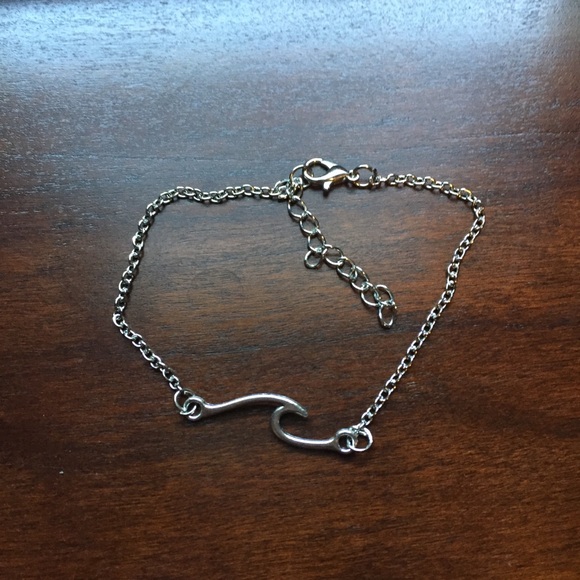 Silver Wave Chain Bracelet - Picture 3 of 3